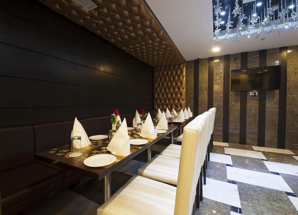 Hotel Taj Princess - Boutique Hotel Дели Экстерьер фото