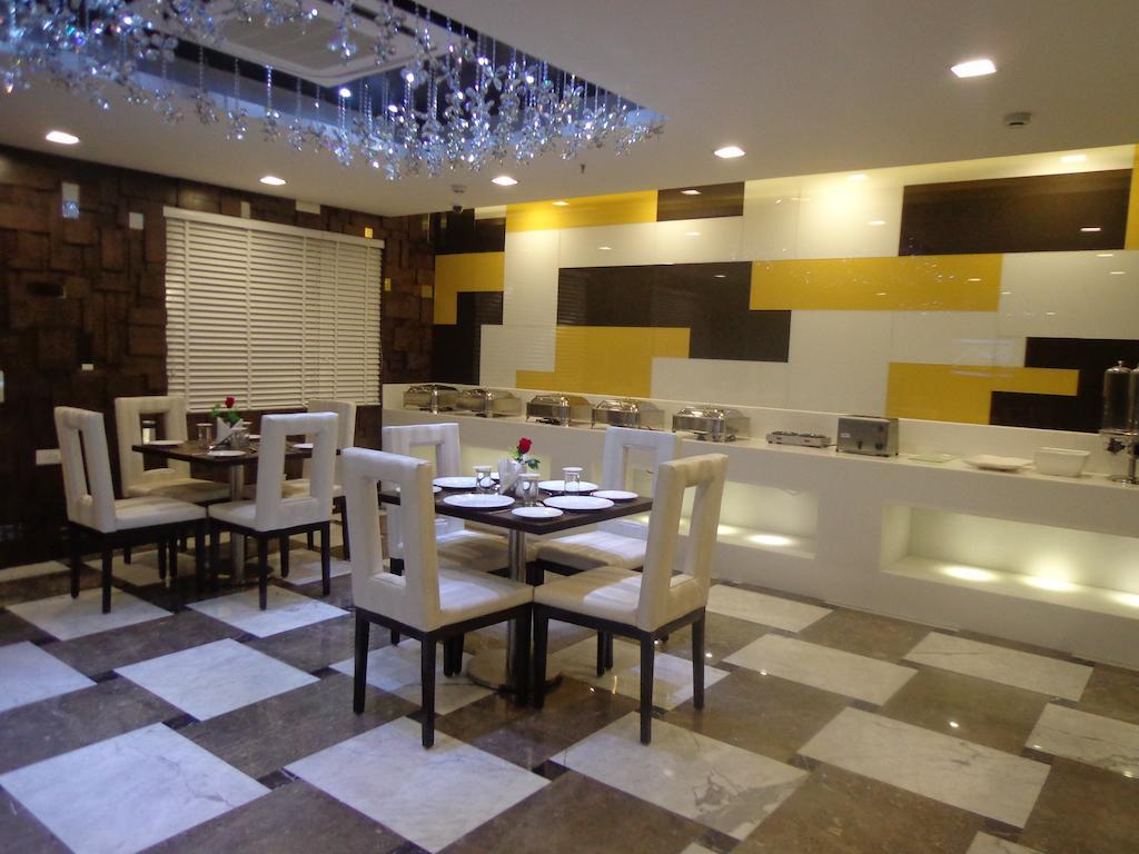 Hotel Taj Princess - Boutique Hotel Дели Экстерьер фото