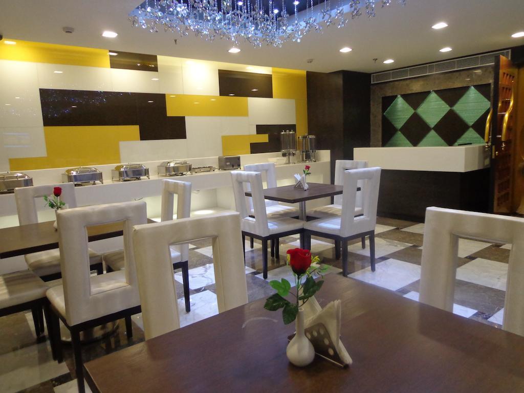 Hotel Taj Princess - Boutique Hotel Дели Экстерьер фото