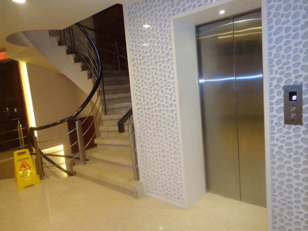 Hotel Taj Princess - Boutique Hotel Дели Экстерьер фото