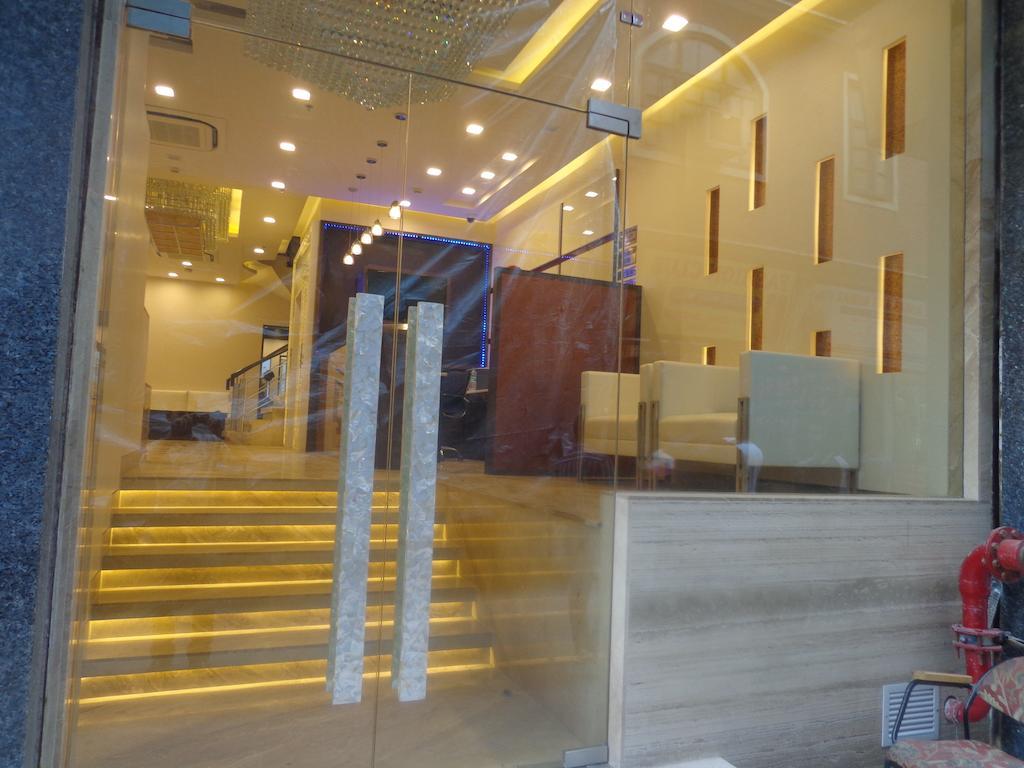 Hotel Taj Princess - Boutique Hotel Дели Экстерьер фото