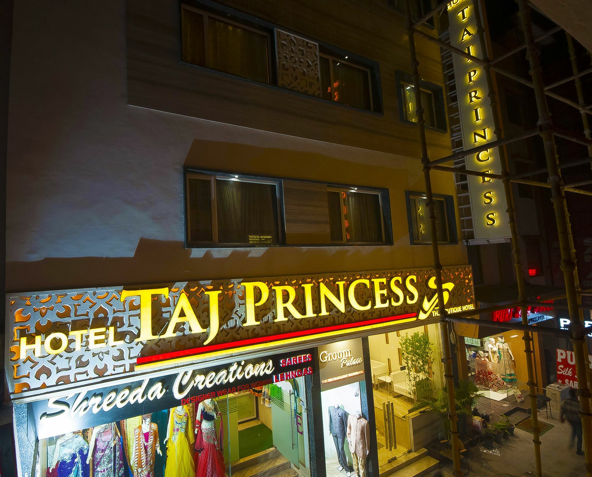 Hotel Taj Princess - Boutique Hotel Дели Экстерьер фото